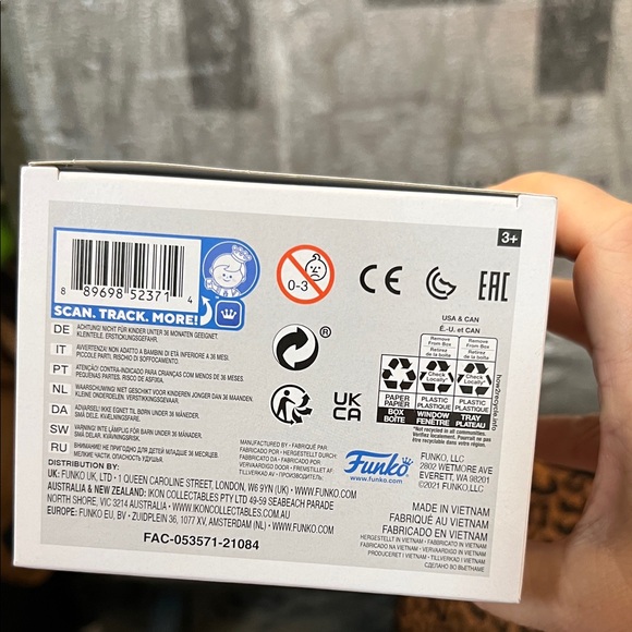 Funko Pop! Sharon Carter with Blonde Hair and Dark Outfit - Picture 2 of 6